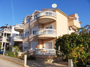  Apartment Bilac  Водице